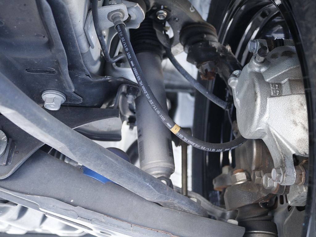 ショックアブソーバーも変更済み♪