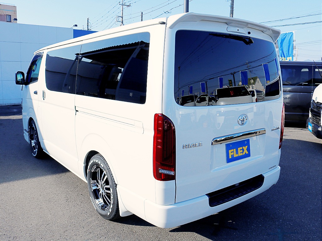 茨城県つくば市にハイエース専門の新車・中古車の展示場を展開！人気のグレード・年式をその場で見比べられます♪皆様のご来場、お問合せを心よりお待ちしております☆