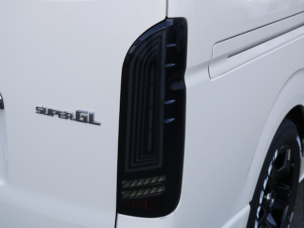 ネオトレーズLEDテールランプを装着しております☆