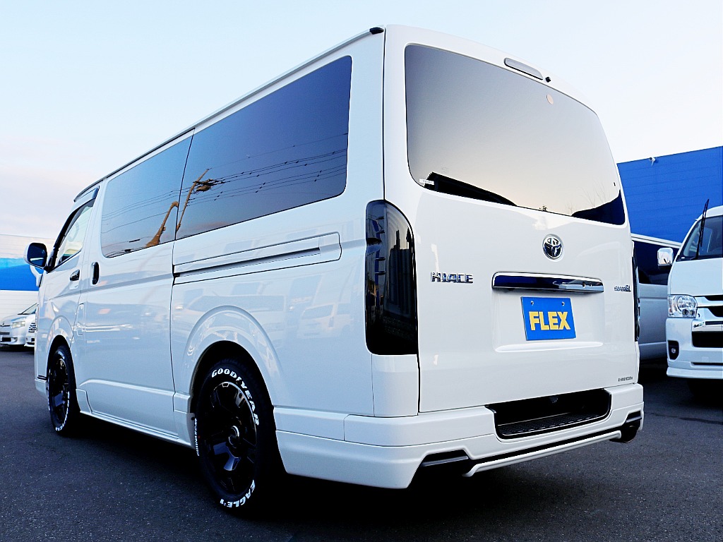 茨城県つくば市にハイエース専門の新車・中古車の展示場を展開！人気のグレード・年式をその場で見比べられます♪皆様のご来場、お問合せを心よりお待ちしております☆
