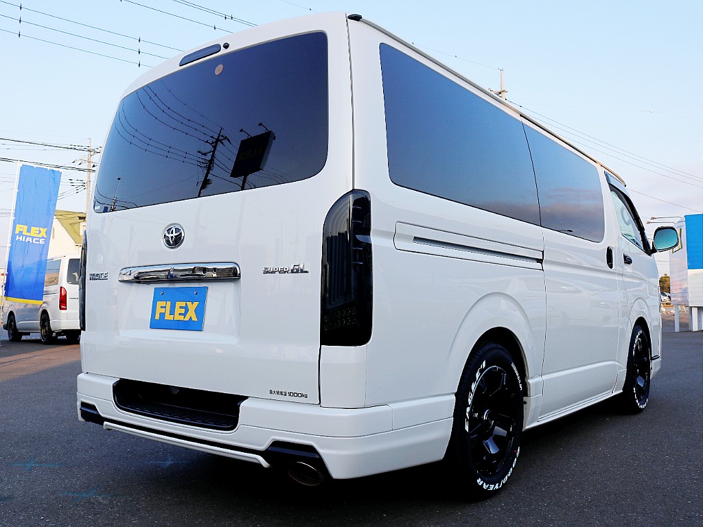 茨城県つくば市にハイエース専門の新車・中古車の展示場を展開！人気のグレード・年式をその場で見比べられます♪皆様のご来場、お問合せを心よりお待ちしております☆