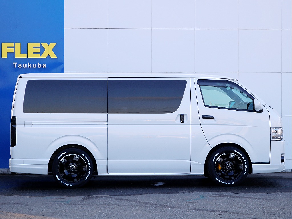 茨城県つくば市にハイエース専門の新車・中古車の展示場を展開！人気のグレード・年式をその場で見比べられます♪皆様のご来場、お問合せを心よりお待ちしております☆