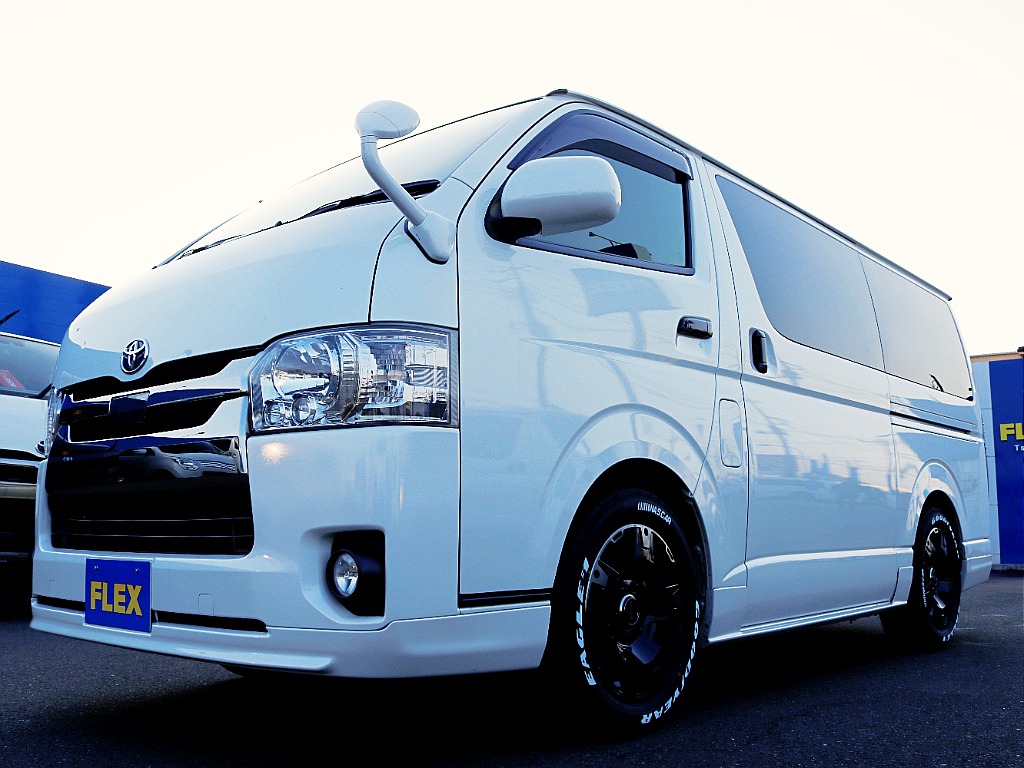 茨城県つくば市にハイエース専門の新車・中古車の展示場を展開！人気のグレード・年式をその場で見比べられます♪皆様のご来場、お問合せを心よりお待ちしております☆