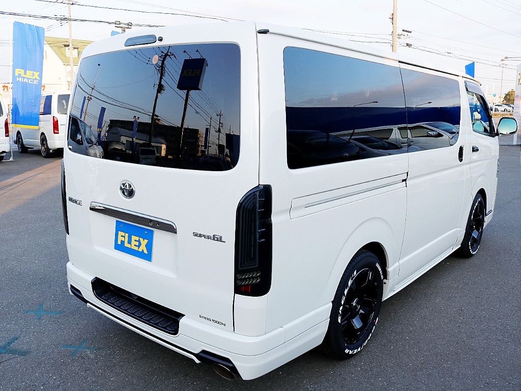 茨城県つくば市にハイエース専門の新車・中古車の展示場を展開！人気のグレード・年式をその場で見比べられます♪皆様のご来場、お問合せを心よりお待ちしております☆