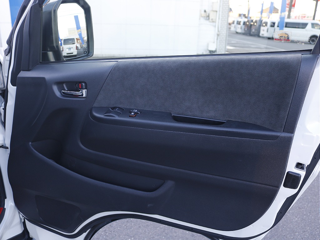 追加カスタムパーツも豊富に取り揃えておりますのでご相談下さい！