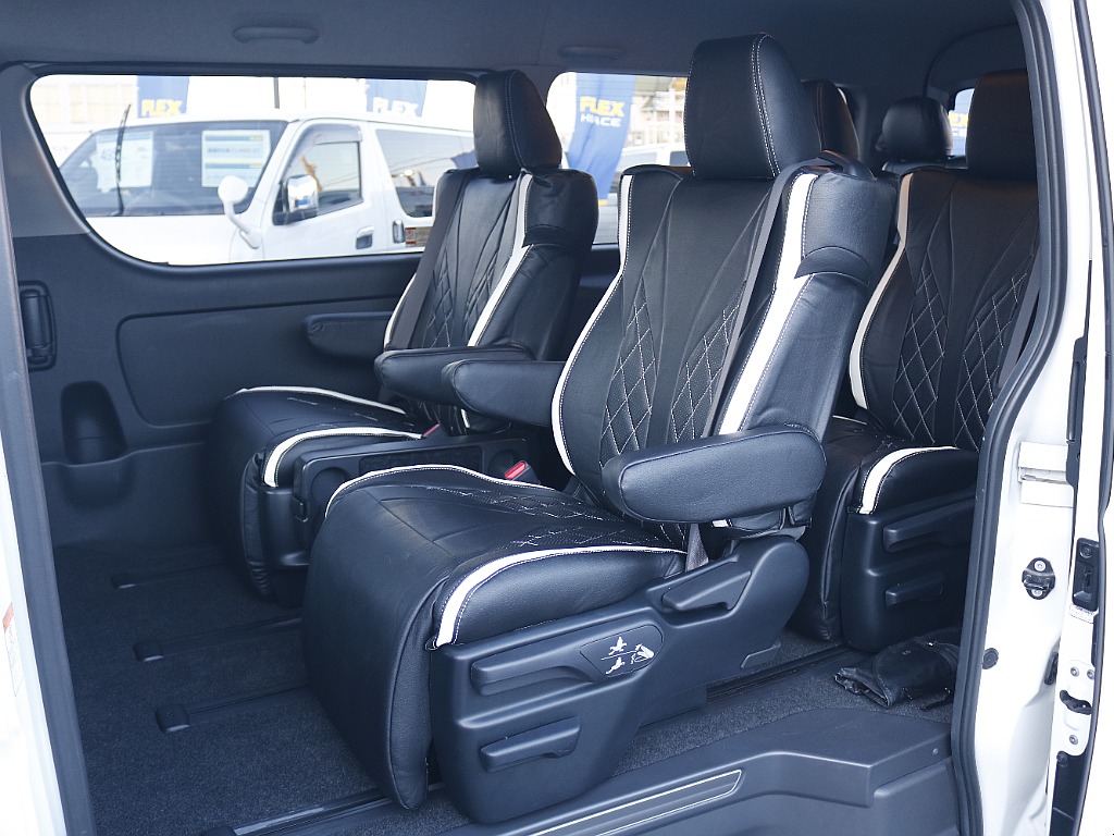 キャプテンシート☆ 広々したシートでお座りいただけます♪