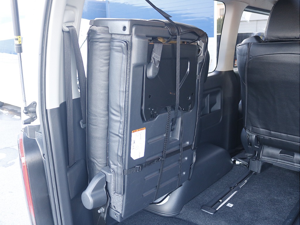 茨城県つくば市にハイエース専門の新車・中古車の展示場を展開！人気のグレード・年式をその場で見比べられます♪皆様のご来場、お問合せを心よりお待ちしております☆