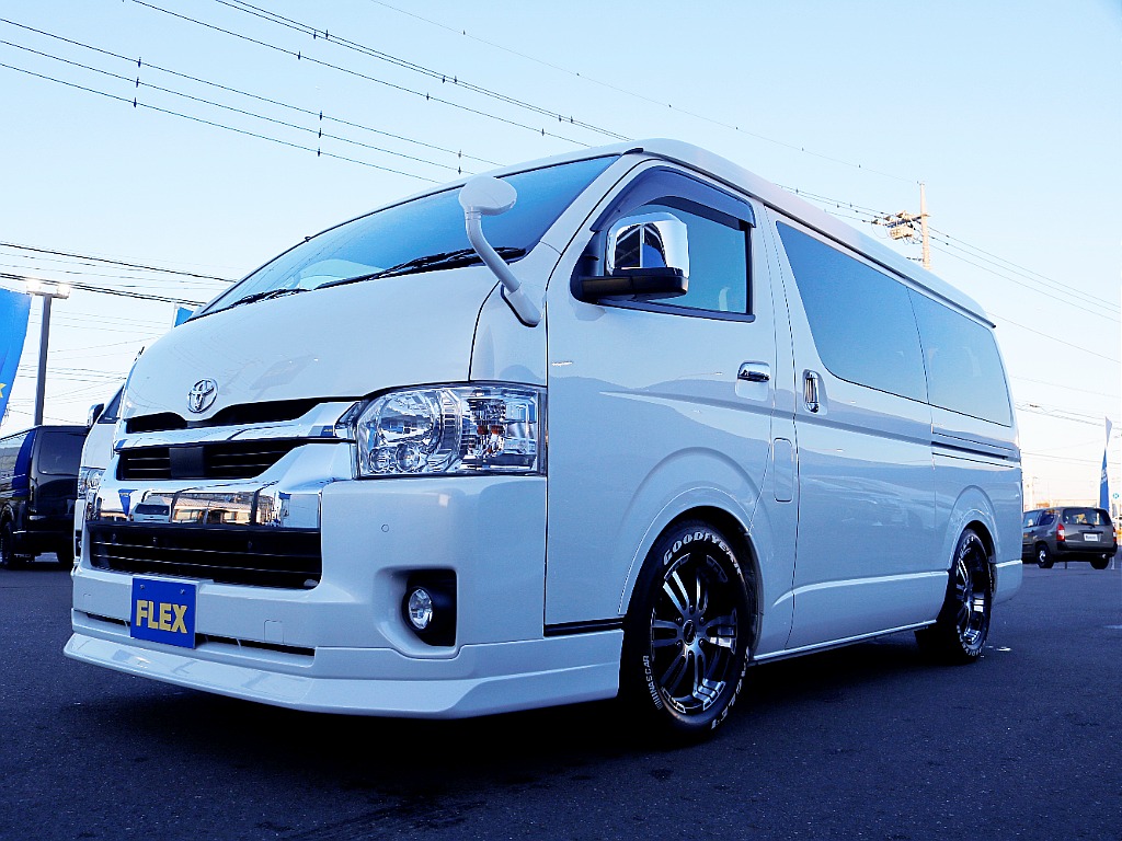 茨城県つくば市にハイエース専門の新車・中古車の展示場を展開！人気のグレード・年式をその場で見比べられます♪皆様のご来場、お問合せを心よりお待ちしております☆