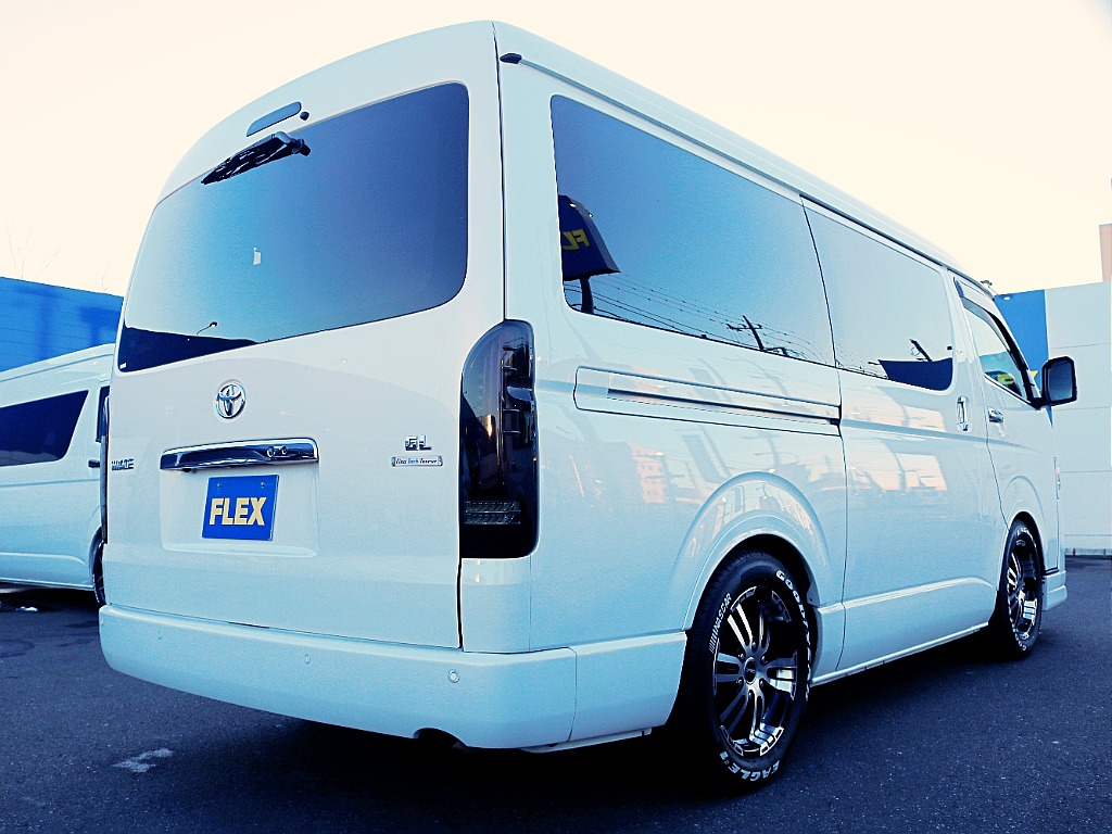 茨城県つくば市にハイエース専門の新車・中古車の展示場を展開！人気のグレード・年式をその場で見比べられます♪皆様のご来場、お問合せを心よりお待ちしております☆