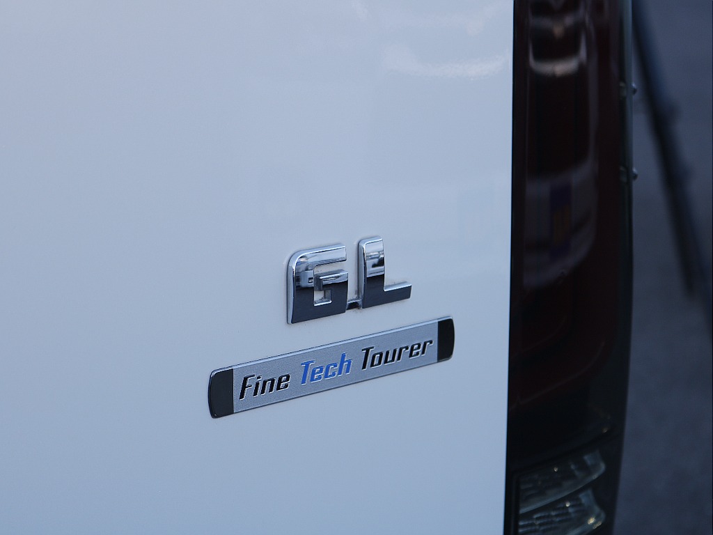 茨城県つくば市にハイエース専門の新車・中古車の展示場を展開！人気のグレード・年式をその場で見比べられます♪皆様のご来場、お問合せを心よりお待ちしております☆