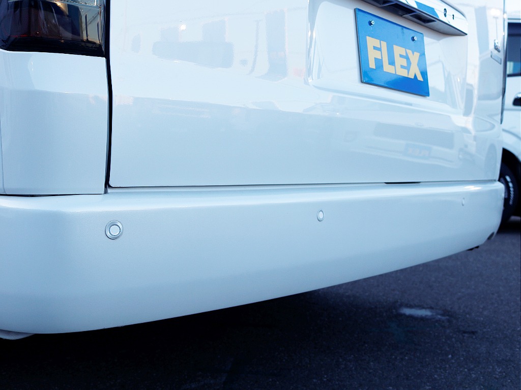 茨城県つくば市にハイエース専門の新車・中古車の展示場を展開！人気のグレード・年式をその場で見比べられます♪皆様のご来場、お問合せを心よりお待ちしております☆