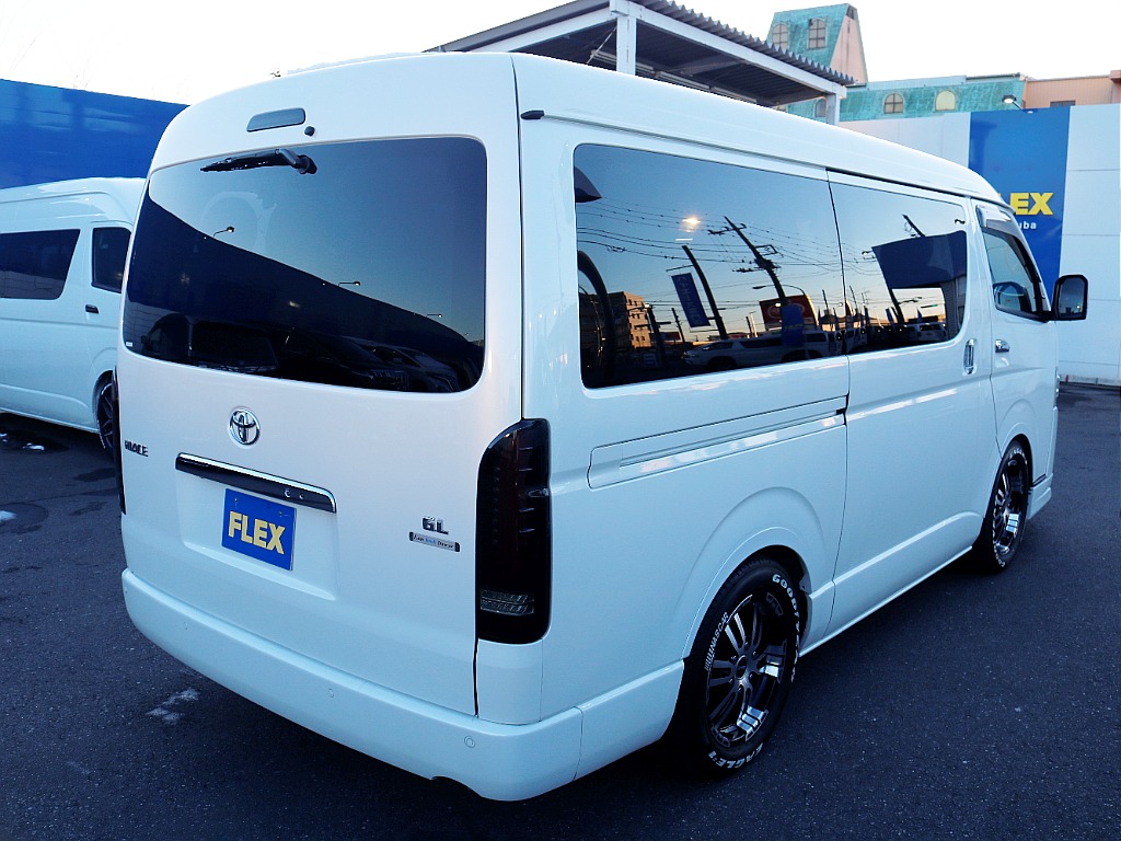 茨城県つくば市にハイエース専門の新車・中古車の展示場を展開！人気のグレード・年式をその場で見比べられます♪皆様のご来場、お問合せを心よりお待ちしております☆