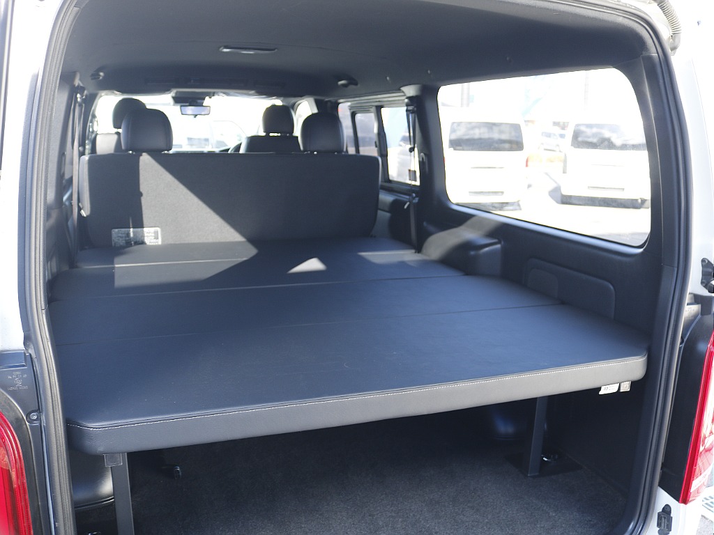 広々スペースでゆったり車中泊！