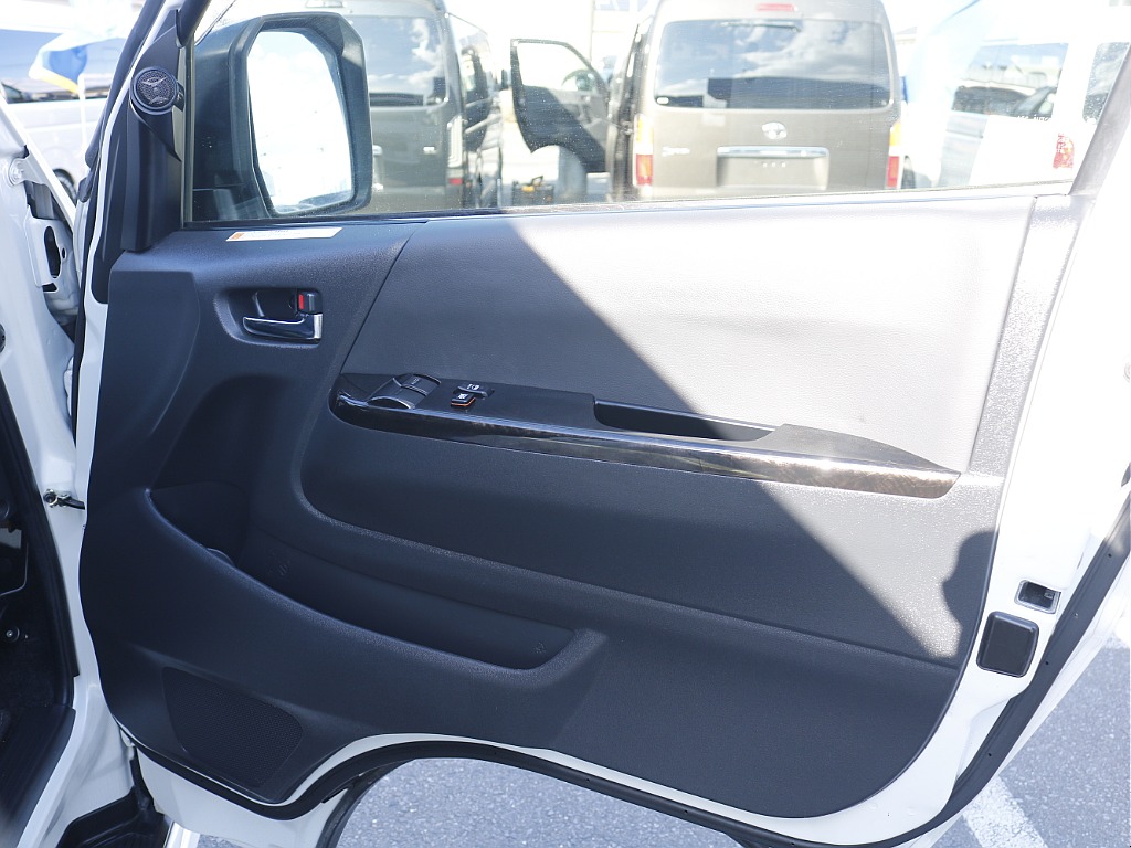 追加カスタムパーツも豊富に取り揃えておりますのでご相談下さい！