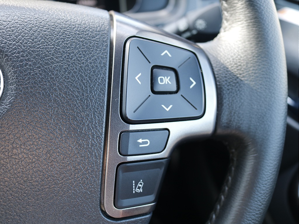 茨城県つくば市にハイエース専門の新車・中古車の展示場を展開！人気のグレード・年式をその場で見比べられます♪皆様のご来場、お問合せを心よりお待ちしております☆