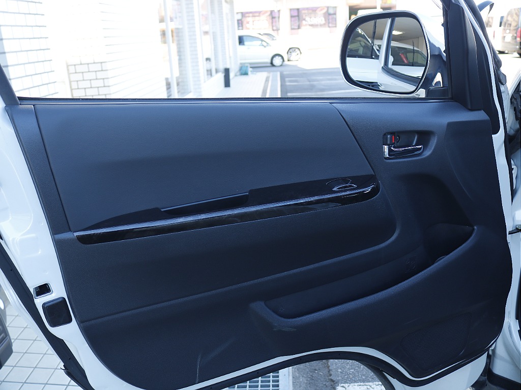 追加カスタムパーツも豊富に取り揃えておりますのでご相談下さい！