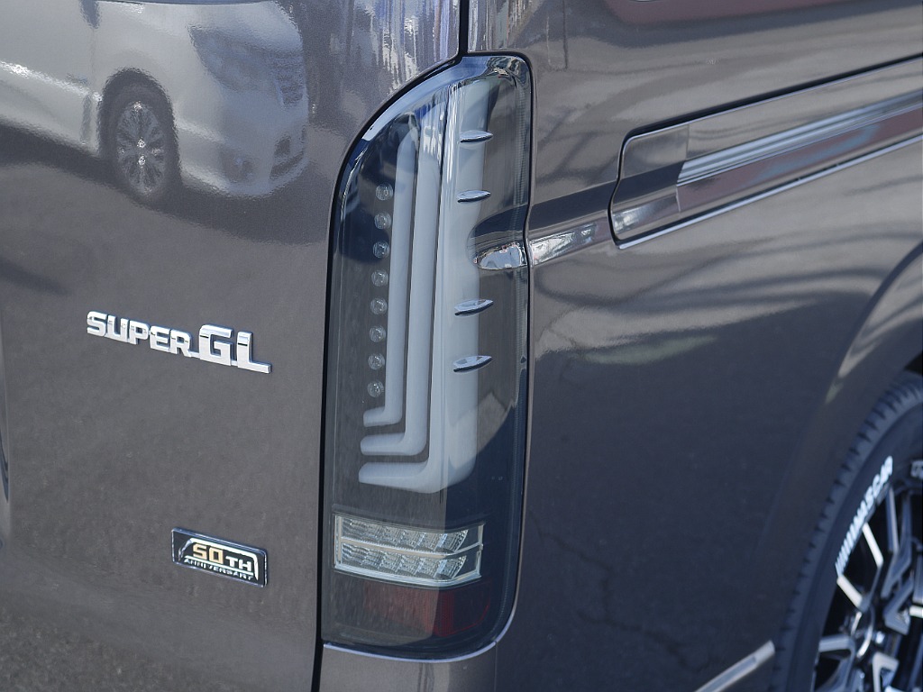 アルティメットLEDテールランプタイプ2をインストール☆流れるシーケンシャルウィンカーです☆