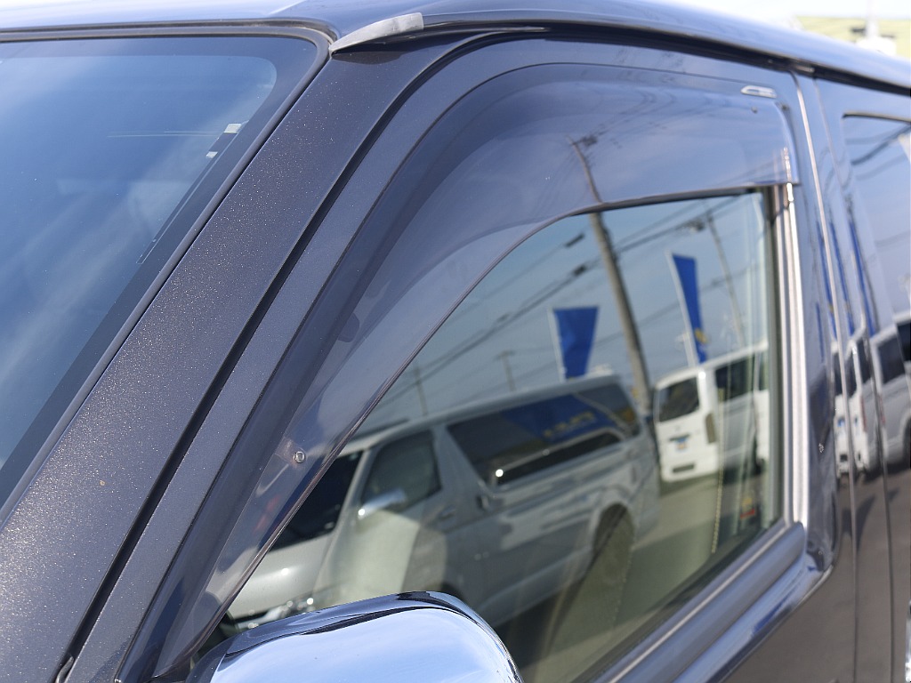 ドアバイザー付です☆