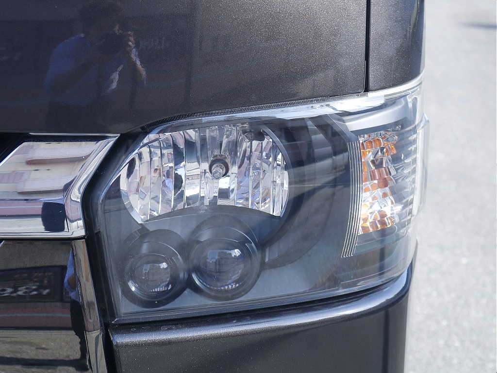 ヘッドライトインナーブラック塗装済みで見た目をよりスタイリッシュにしております☆