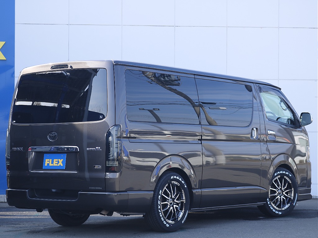 茨城県つくば市にハイエース専門の新車・中古車の展示場を展開！人気のグレード・年式をその場で見比べられます♪皆様のご来場、お問合せを心よりお待ちしております☆