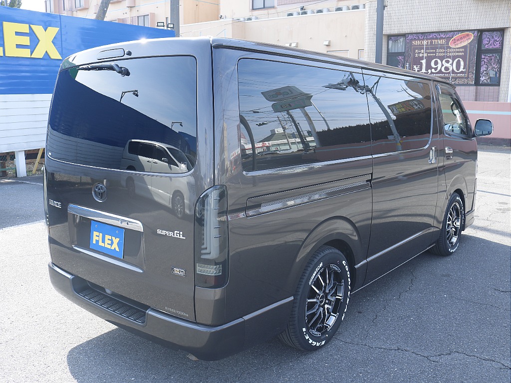 茨城県つくば市にハイエース専門の新車・中古車の展示場を展開！人気のグレード・年式をその場で見比べられます♪皆様のご来場、お問合せを心よりお待ちしております☆