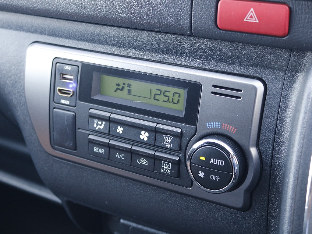 茨城県つくば市にハイエース専門の新車・中古車の展示場を展開！人気のグレード・年式をその場で見比べられます♪皆様のご来場、お問合せを心よりお待ちしております☆