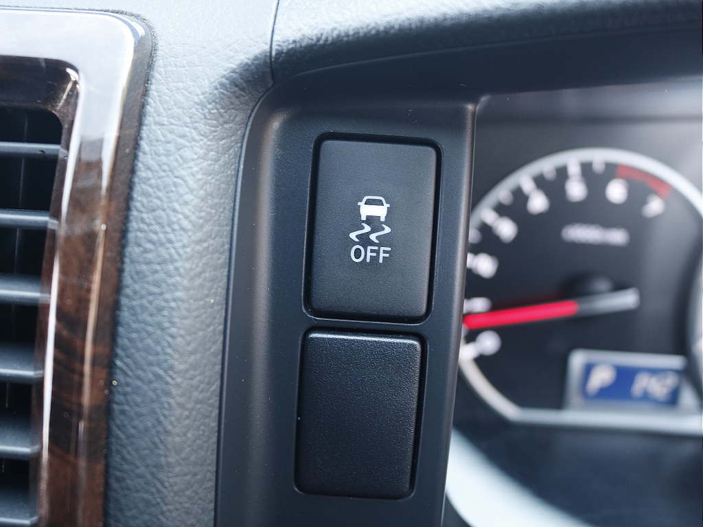 茨城県つくば市にハイエース専門の新車・中古車の展示場を展開！人気のグレード・年式をその場で見比べられます♪皆様のご来場、お問合せを心よりお待ちしております☆