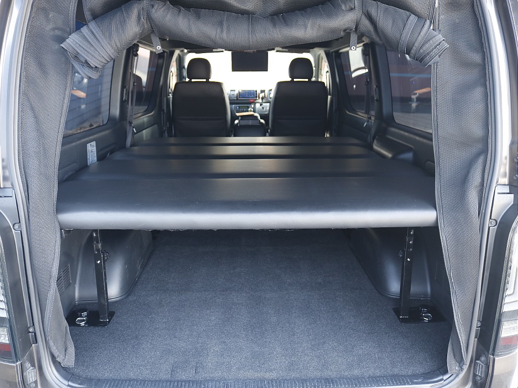 茨城県つくば市にハイエース専門の新車・中古車の展示場を展開！人気のグレード・年式をその場で見比べられます♪皆様のご来場、お問合せを心よりお待ちしております☆