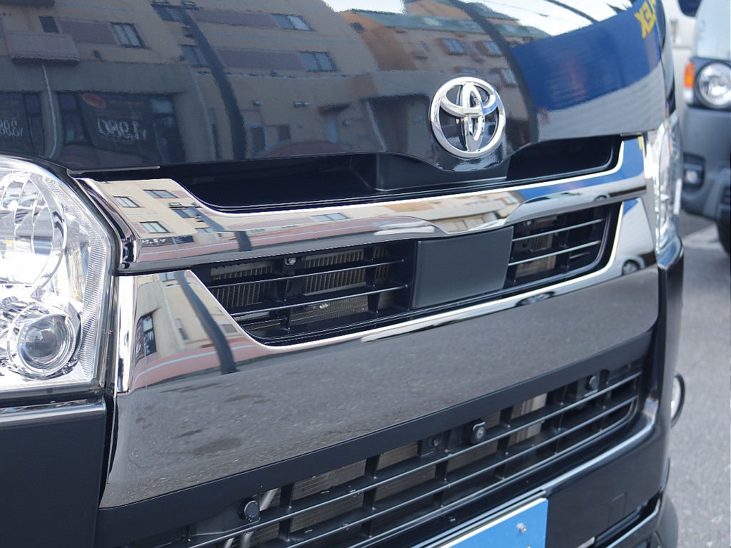 茨城県つくば市にハイエース専門の新車・中古車の展示場を展開！人気のグレード・年式をその場で見比べられます♪皆様のご来場、お問合せを心よりお待ちしております☆