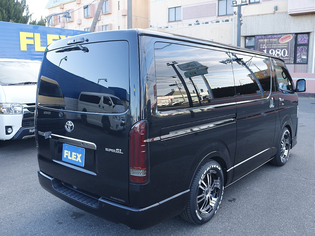 茨城県つくば市にハイエース専門の新車・中古車の展示場を展開！人気のグレード・年式をその場で見比べられます♪皆様のご来場、お問合せを心よりお待ちしております☆