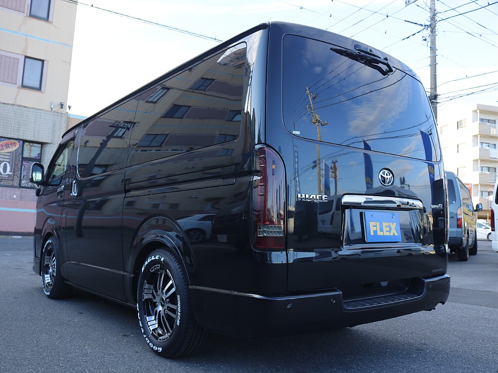 茨城県つくば市にハイエース専門の新車・中古車の展示場を展開！人気のグレード・年式をその場で見比べられます♪皆様のご来場、お問合せを心よりお待ちしております☆