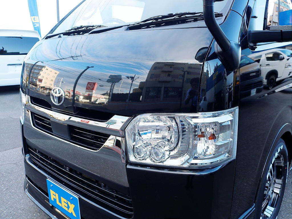 茨城県つくば市にハイエース専門の新車・中古車の展示場を展開！人気のグレード・年式をその場で見比べられます♪皆様のご来場、お問合せを心よりお待ちしております☆