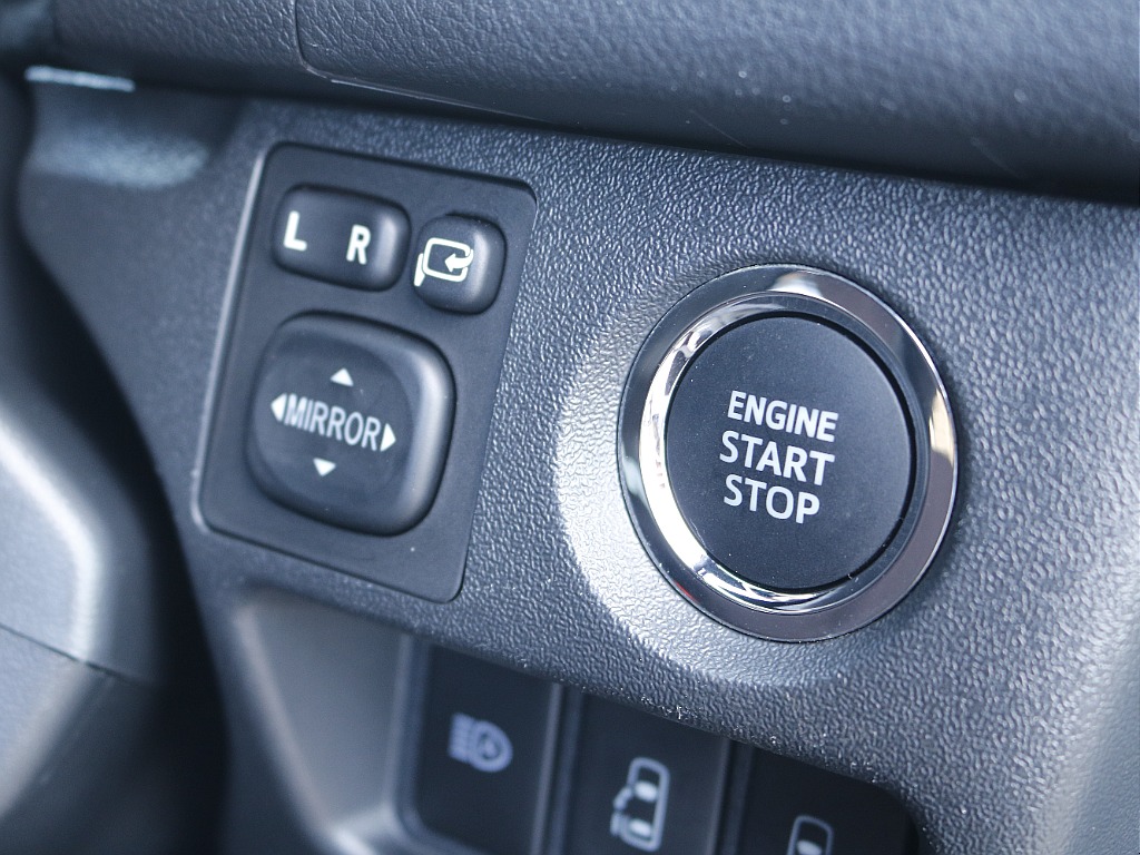 茨城県つくば市にハイエース専門の新車・中古車の展示場を展開！人気のグレード・年式をその場で見比べられます♪皆様のご来場、お問合せを心よりお待ちしております☆