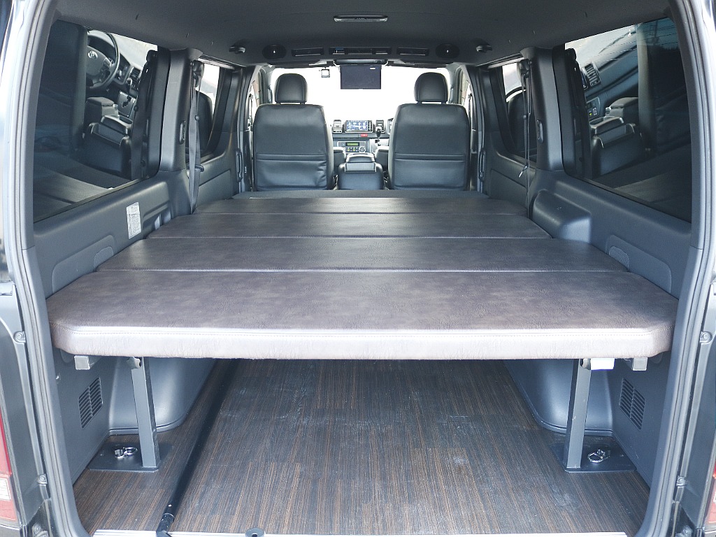 茨城県つくば市にハイエース専門の新車・中古車の展示場を展開！人気のグレード・年式をその場で見比べられます♪皆様のご来場、お問合せを心よりお待ちしております☆