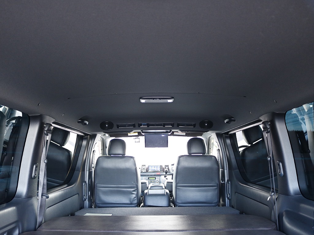 茨城県つくば市にハイエース専門の新車・中古車の展示場を展開！人気のグレード・年式をその場で見比べられます♪皆様のご来場、お問合せを心よりお待ちしております☆