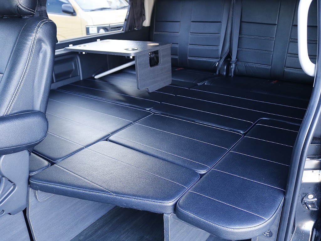 ２列目シート後ろは就寝スペースに♪車中泊もＯＫです♪