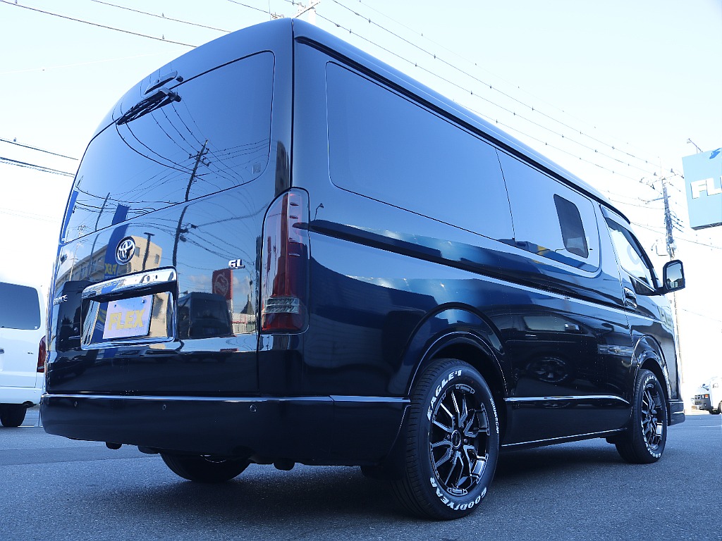 茨城県つくば市にハイエース専門の新車・中古車の展示場を展開！人気のグレード・年式をその場で見比べられます♪皆様のご来場、お問合せを心よりお待ちしております☆