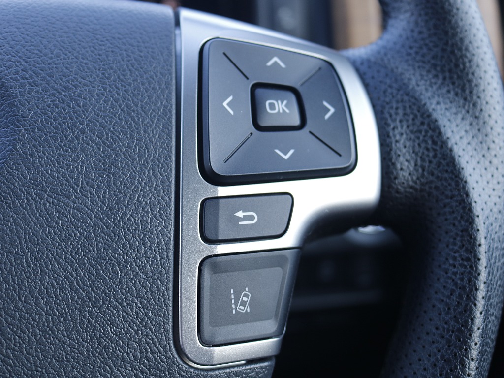 茨城県つくば市にハイエース専門の新車・中古車の展示場を展開！人気のグレード・年式をその場で見比べられます♪皆様のご来場、お問合せを心よりお待ちしております☆