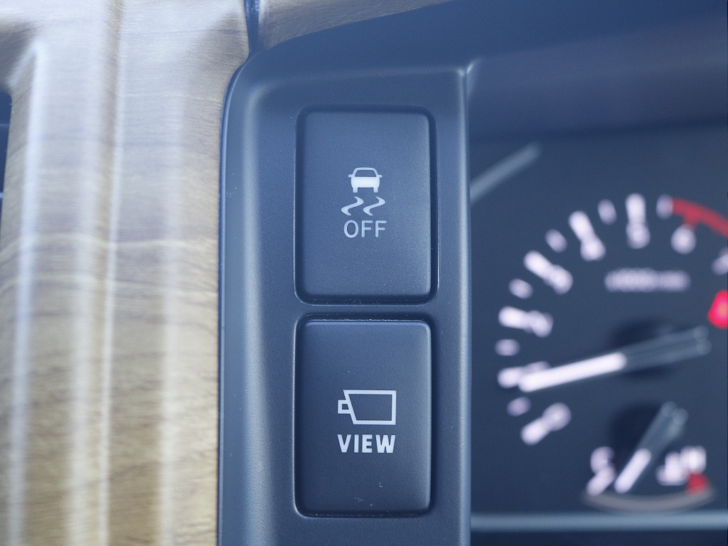 茨城県つくば市にハイエース専門の新車・中古車の展示場を展開！人気のグレード・年式をその場で見比べられます♪皆様のご来場、お問合せを心よりお待ちしております☆