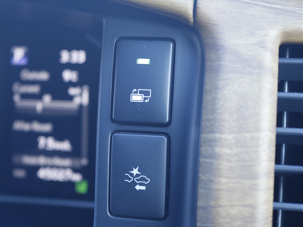 茨城県つくば市にハイエース専門の新車・中古車の展示場を展開！人気のグレード・年式をその場で見比べられます♪皆様のご来場、お問合せを心よりお待ちしております☆