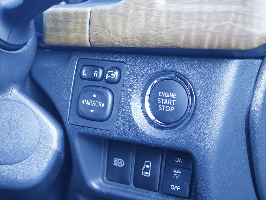 茨城県つくば市にハイエース専門の新車・中古車の展示場を展開！人気のグレード・年式をその場で見比べられます♪皆様のご来場、お問合せを心よりお待ちしております☆