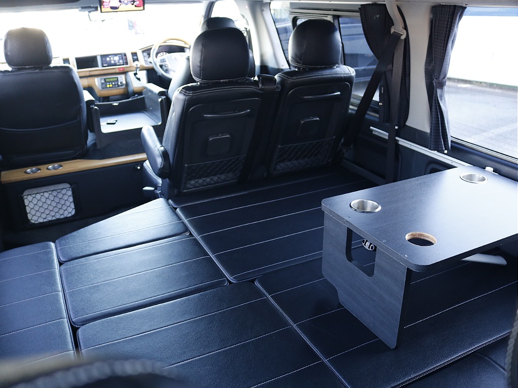 茨城県つくば市にハイエース専門の新車・中古車の展示場を展開！人気のグレード・年式をその場で見比べられます♪皆様のご来場、お問合せを心よりお待ちしております☆