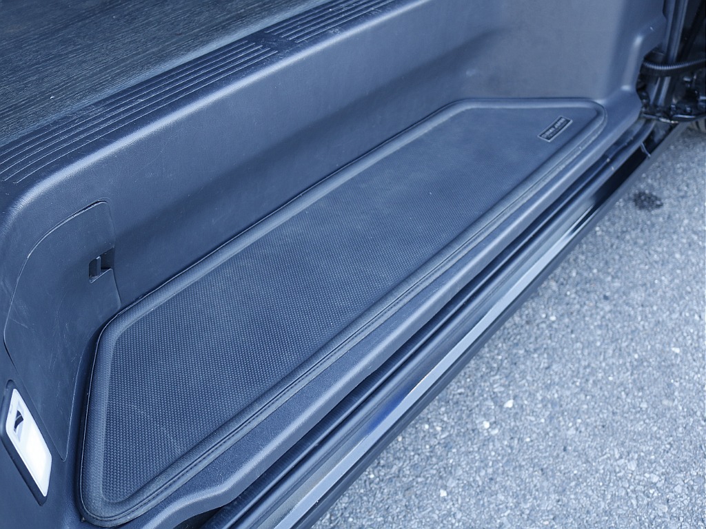 茨城県つくば市にハイエース専門の新車・中古車の展示場を展開！人気のグレード・年式をその場で見比べられます♪皆様のご来場、お問合せを心よりお待ちしております☆