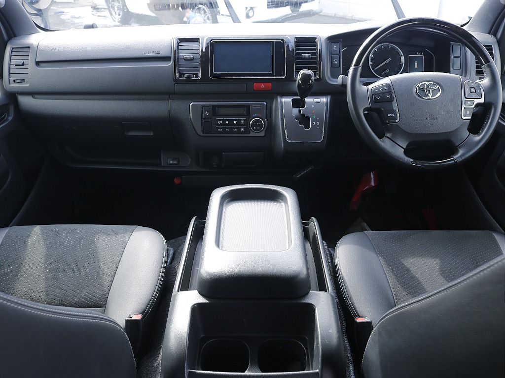 特別仕様車限定カラーブラックパールクリスタルシャイン！