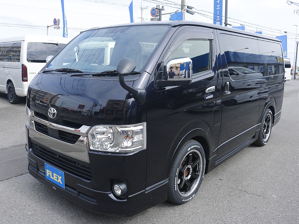 茨城県つくば市にハイエース専門の新車・中古車の展示場を展開！人気のグレード・年式をその場で見比べられます♪皆様のご来場、お問合せを心よりお待ちしております☆