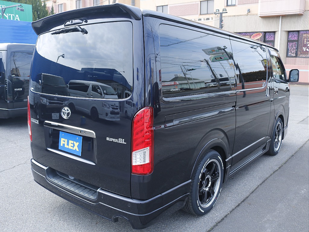 茨城県つくば市にハイエース専門の新車・中古車の展示場を展開！人気のグレード・年式をその場で見比べられます♪皆様のご来場、お問合せを心よりお待ちしております☆