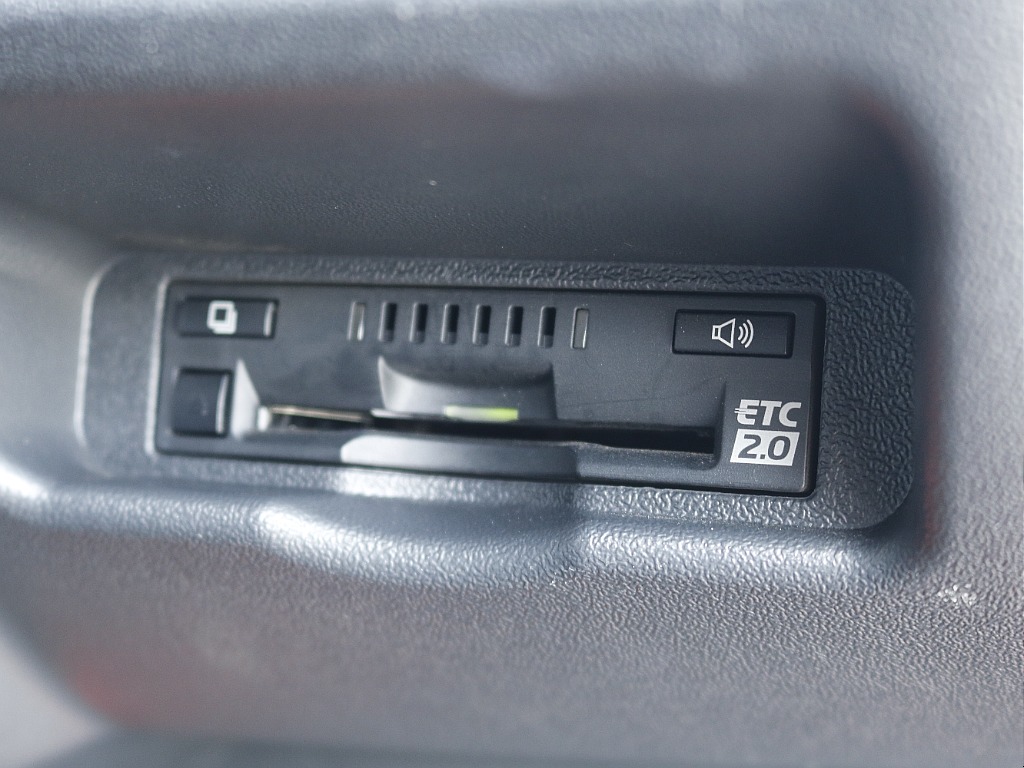 茨城県つくば市にハイエース専門の新車・中古車の展示場を展開！人気のグレード・年式をその場で見比べられます♪皆様のご来場、お問合せを心よりお待ちしております☆