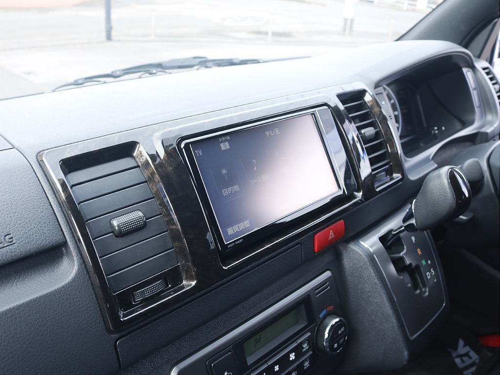 茨城県つくば市にハイエース専門の新車・中古車の展示場を展開！人気のグレード・年式をその場で見比べられます♪皆様のご来場、お問合せを心よりお待ちしております☆