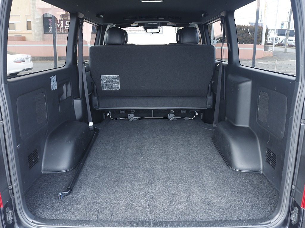 茨城県つくば市にハイエース専門の新車・中古車の展示場を展開！人気のグレード・年式をその場で見比べられます♪皆様のご来場、お問合せを心よりお待ちしております☆