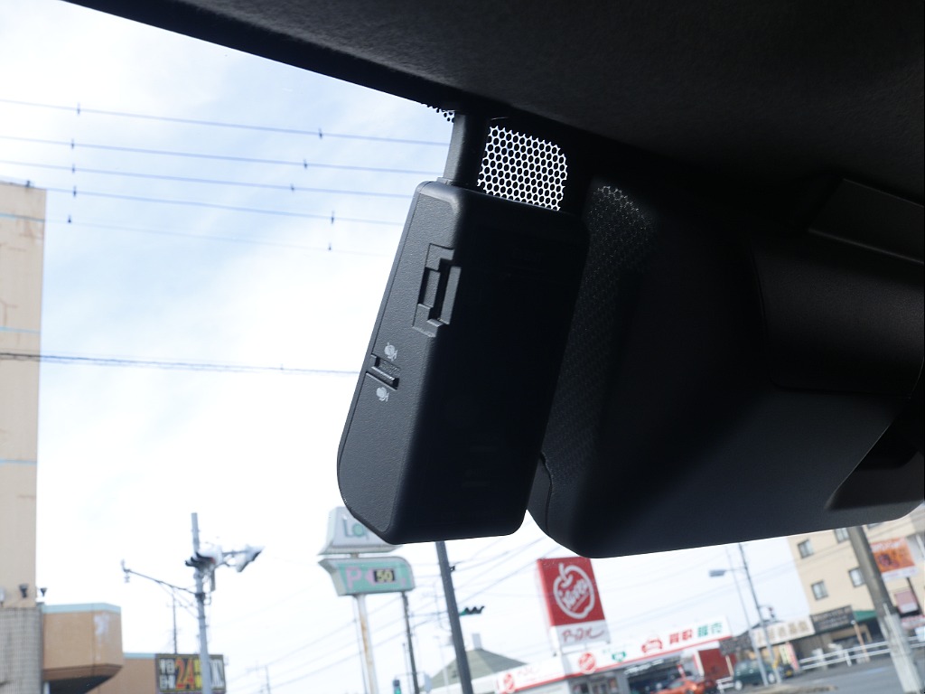 茨城県つくば市にハイエース専門の新車・中古車の展示場を展開！人気のグレード・年式をその場で見比べられます♪皆様のご来場、お問合せを心よりお待ちしております☆